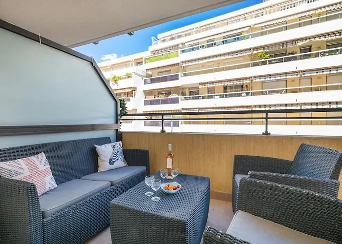Palacio- Centre-Ville - Parking Prive - Proche Mer - Grande Terrasse