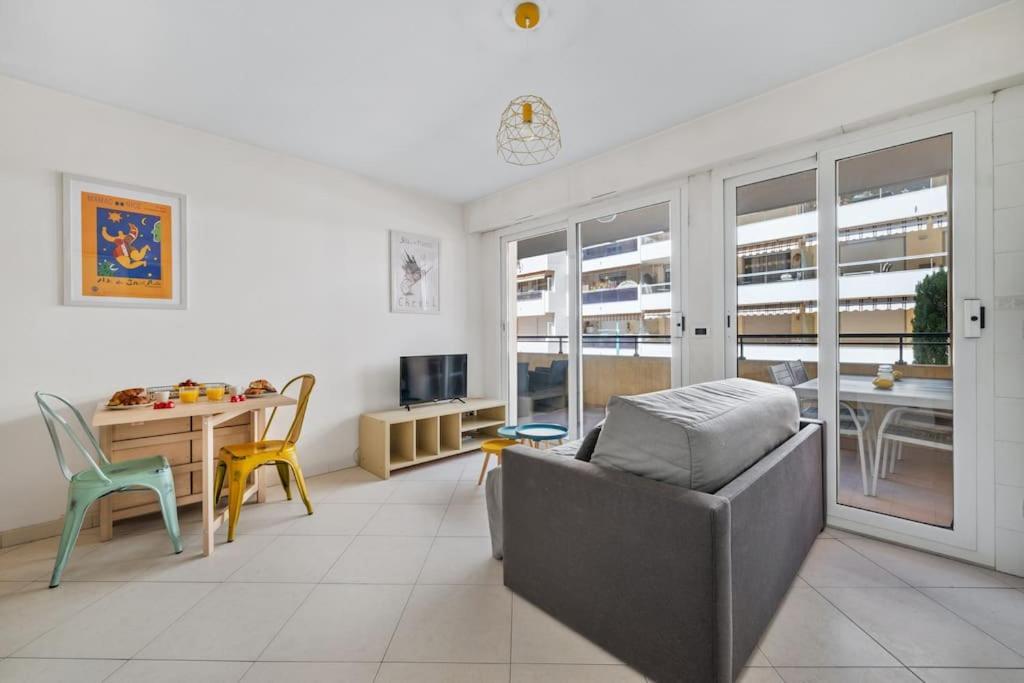 Palace - Centre-ville - Parking Prive - Proche - Grande Terrasse Apartment *